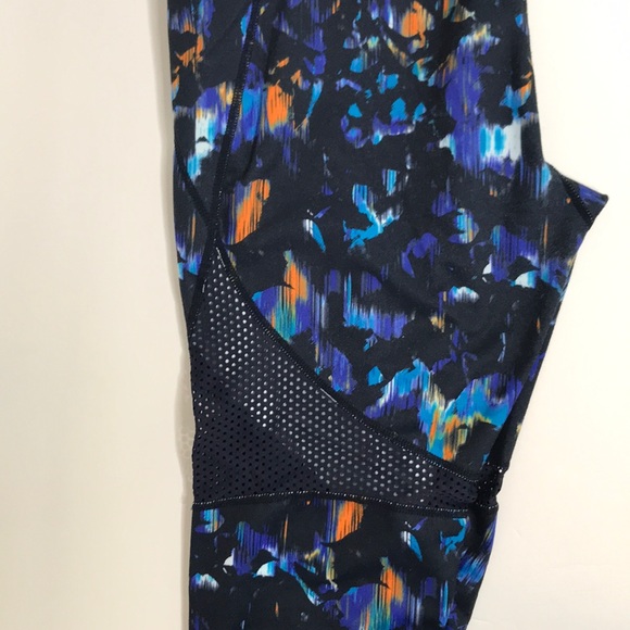 Zella multi color legging with mesh inserts - Picture 4 of 8